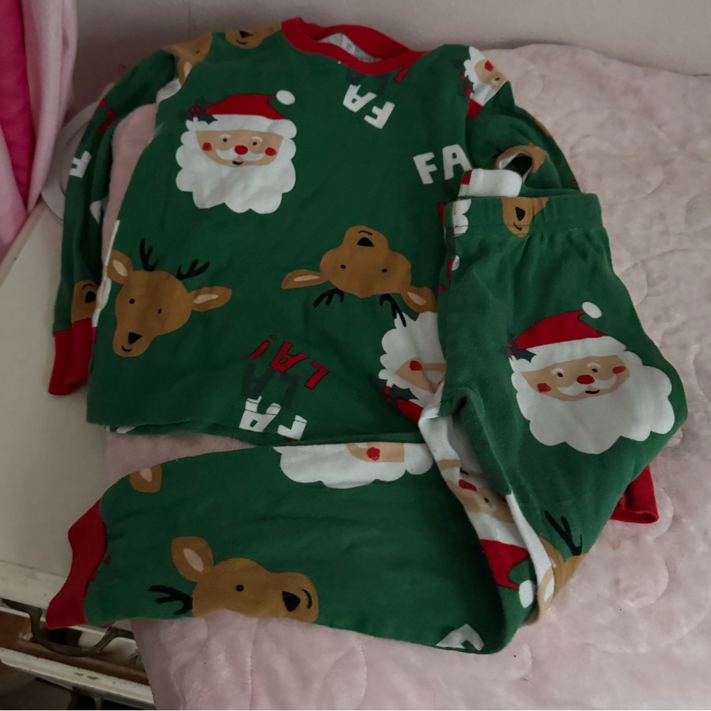 2 piece Christmas Pajamas set carters size 4T